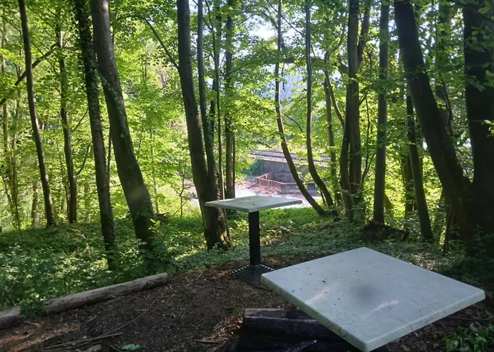 Mala Savca Kamp alanı